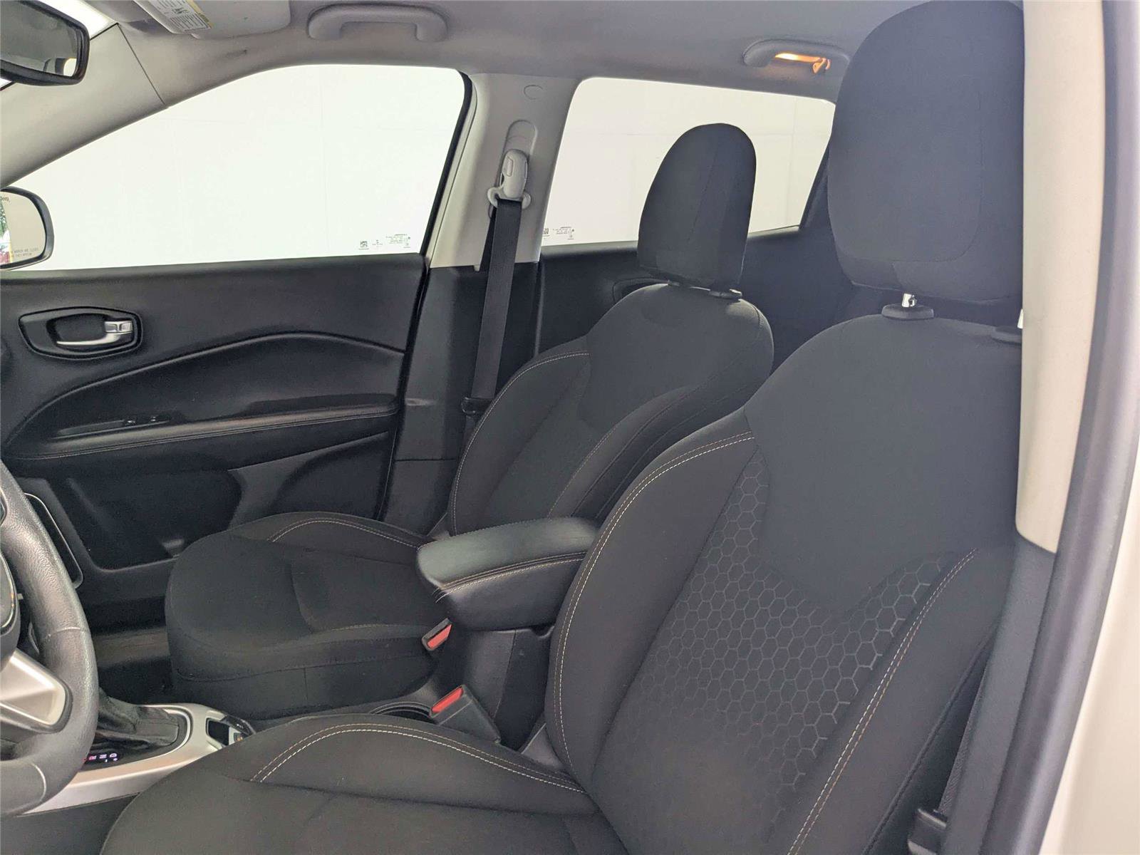 Used 2018 Jeep Compass Sport w/ Tech Group FWD image 12
