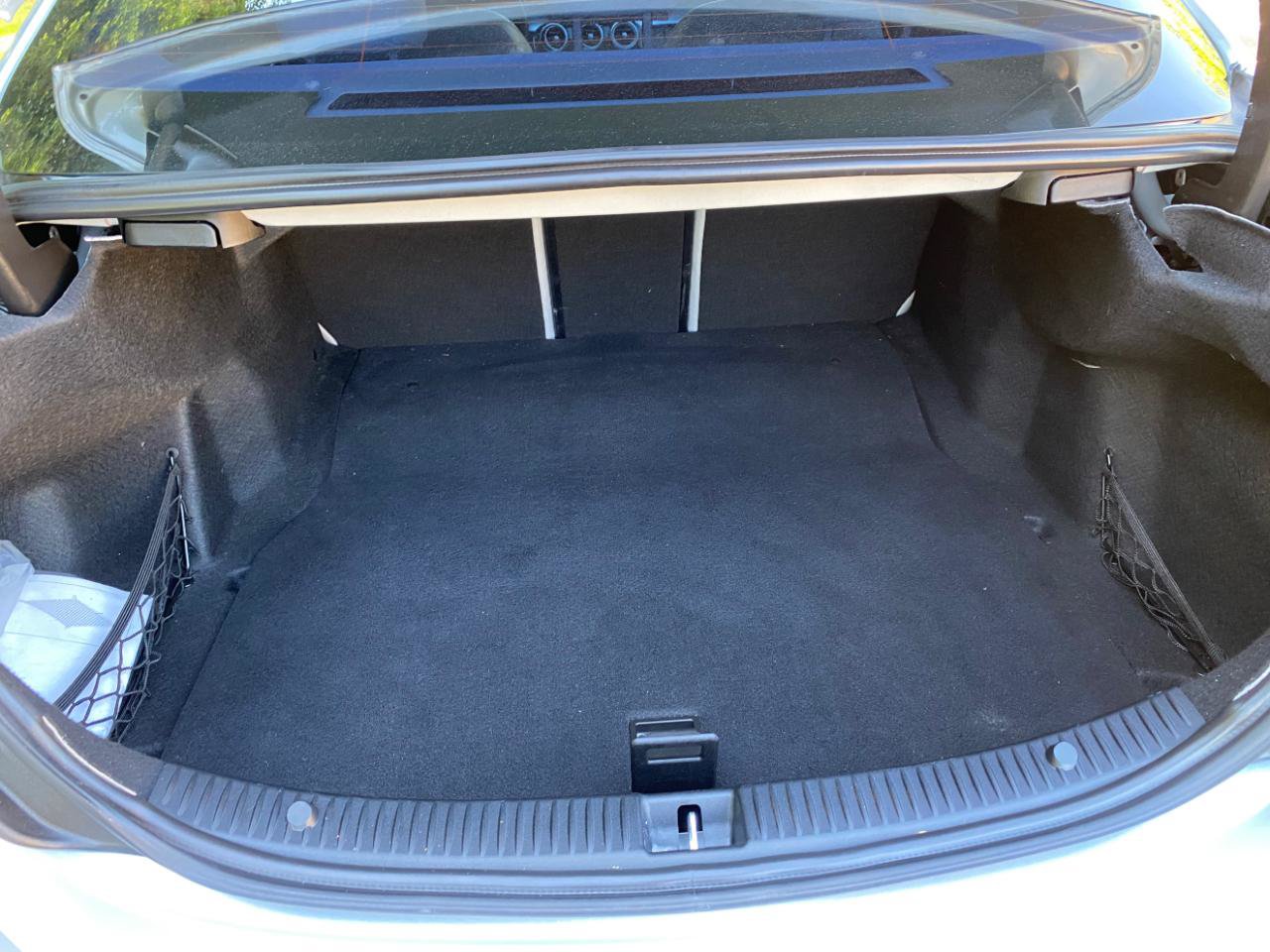 Used 2015 Mercedes-Benz C 300 Sedan image 11