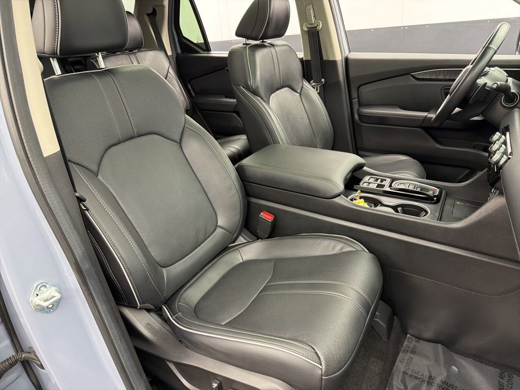 Used 2025 Honda Pilot Elite image 34