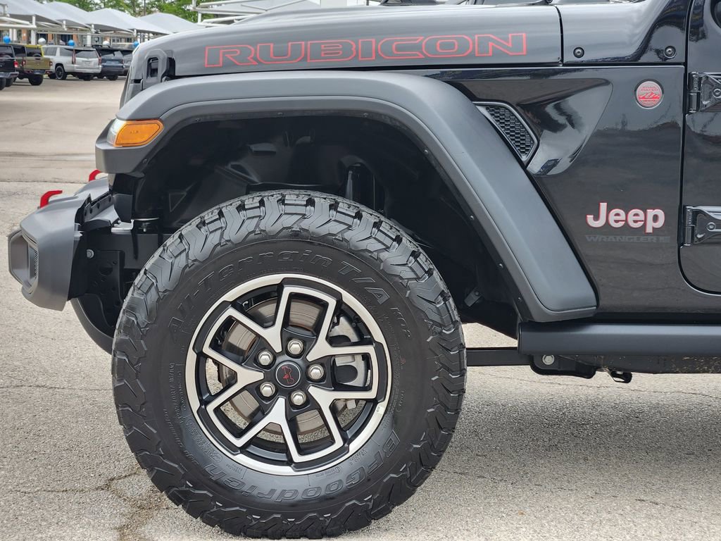 Used 2025 Jeep Wrangler Unlimited Rubicon AWD/4WD image 9
