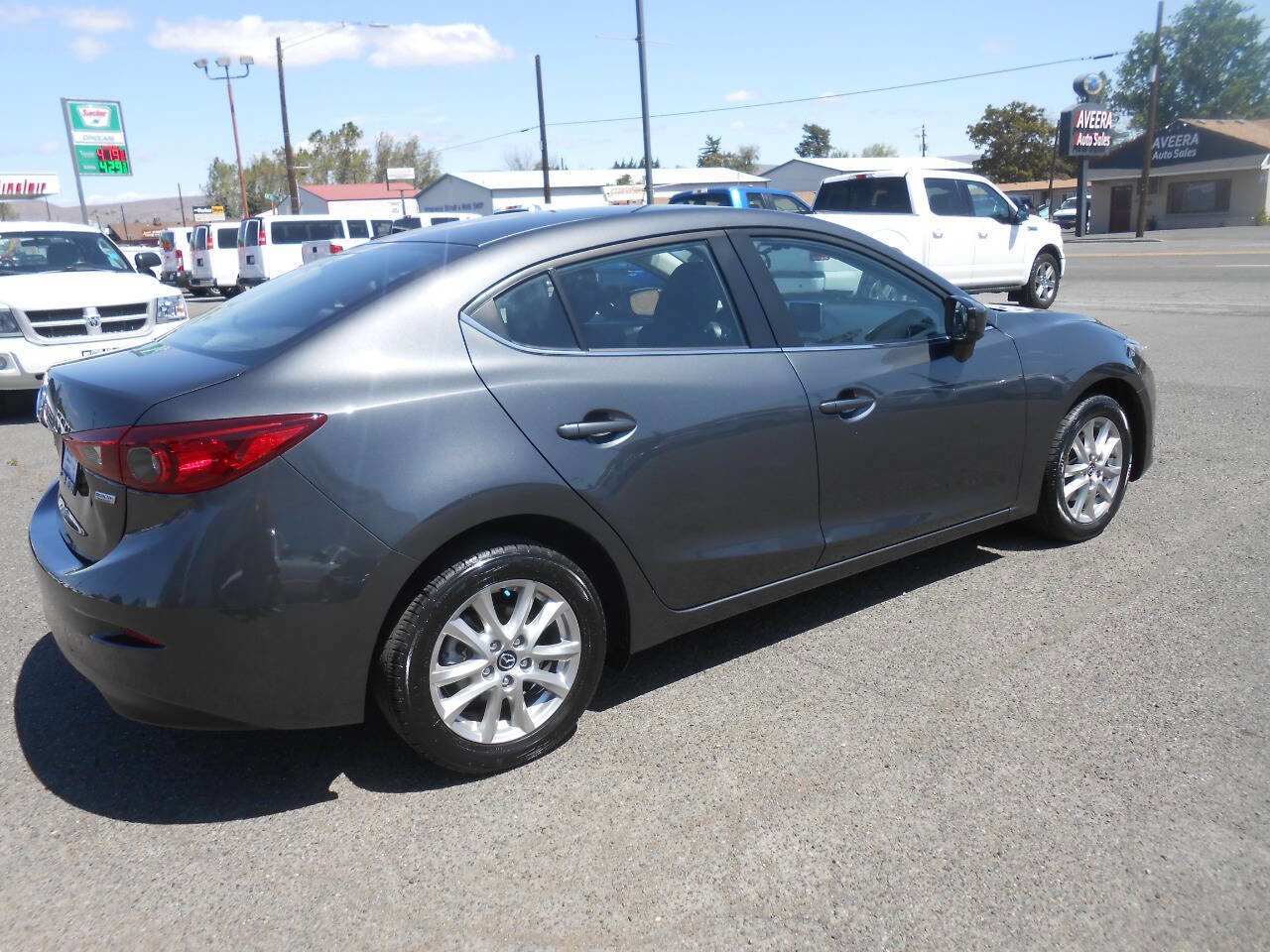 Used 2016 MAZDA MAZDA3 i Sport w/ Preferred Equipment Package image 9