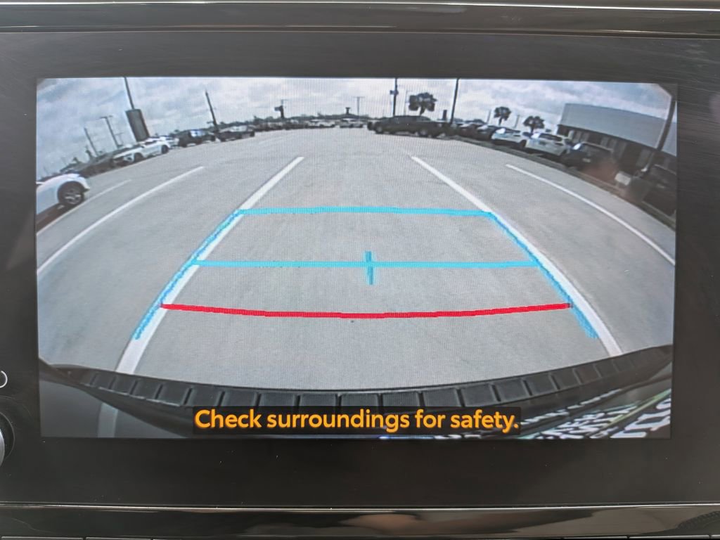 Used 2023 Toyota Highlander XLE image 22