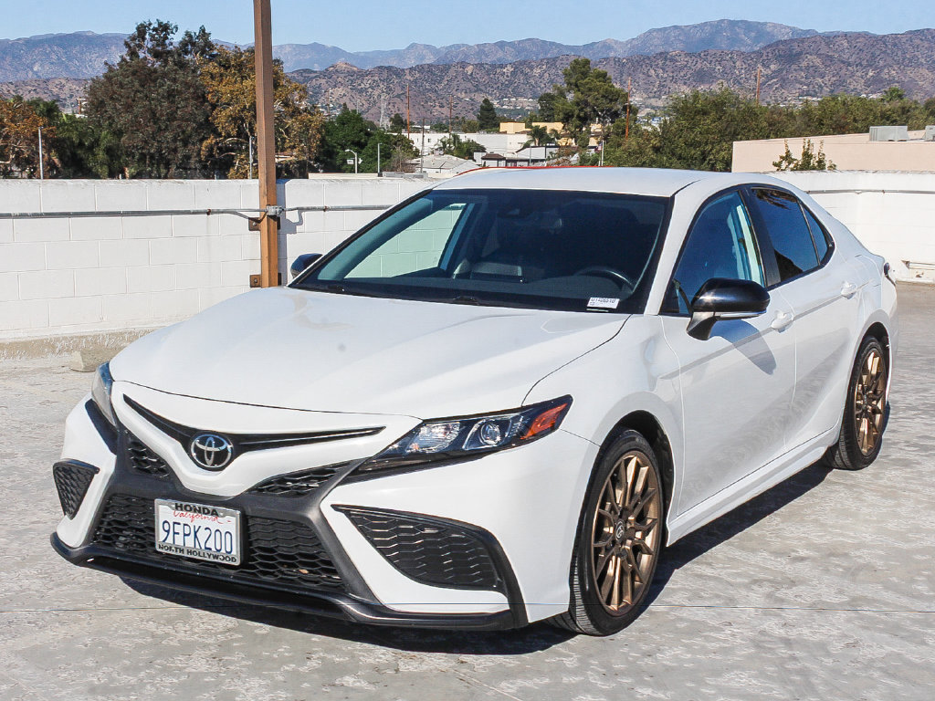 Used 2023 Toyota Camry SE w/ Protection Package (Q2) (TMS) FWD image 3
