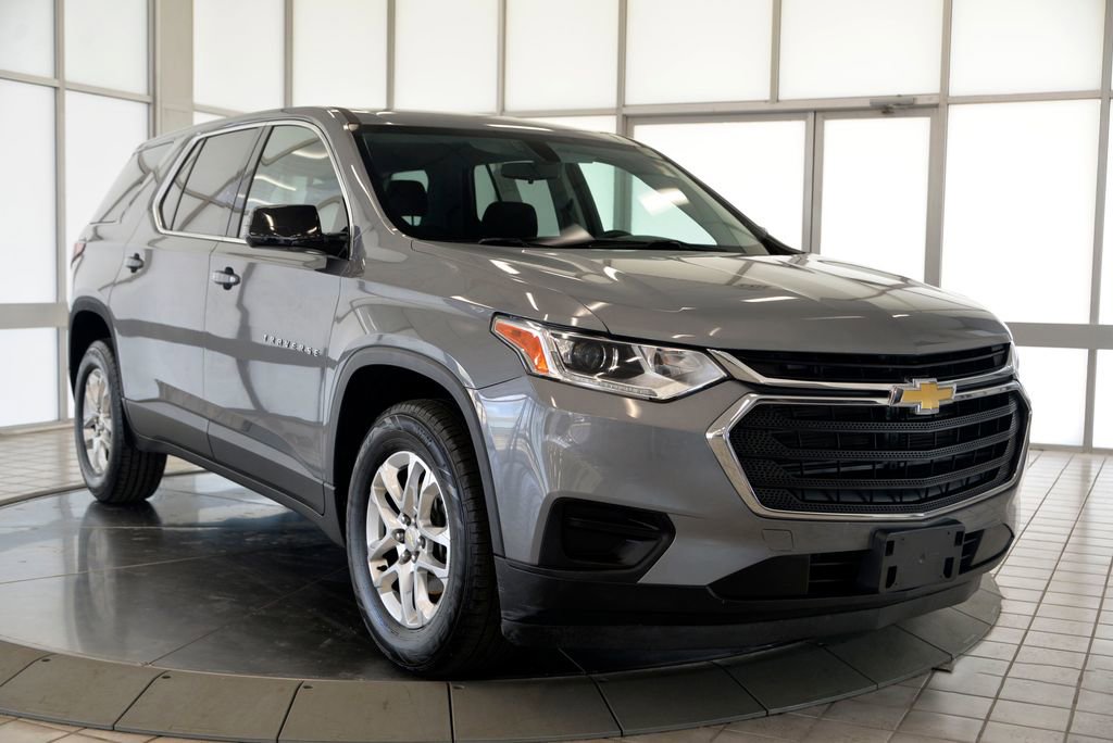 Used 2019 Chevrolet Traverse LS FWD image 2