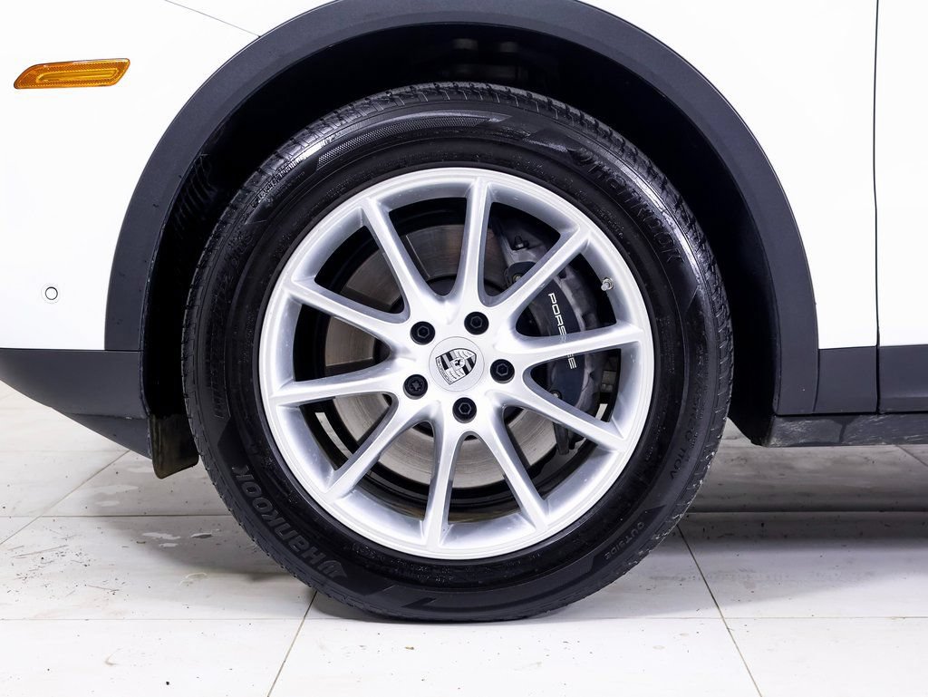 Certified 2025 Porsche Cayenne AWD/4WD image 22