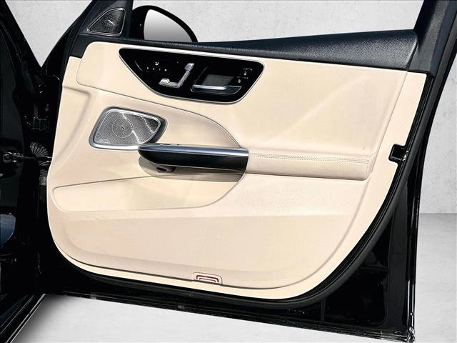 Used 2025 Mercedes-Benz C 300 Sedan image 19