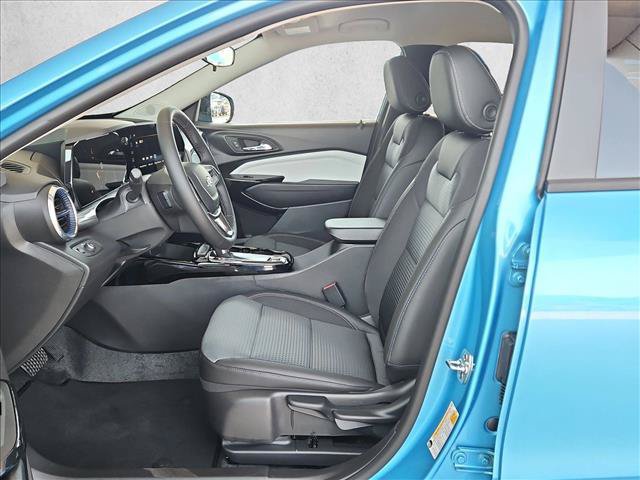 New 2026 Chevrolet Trax LT w/ Driver Confidence Package FWD image 4