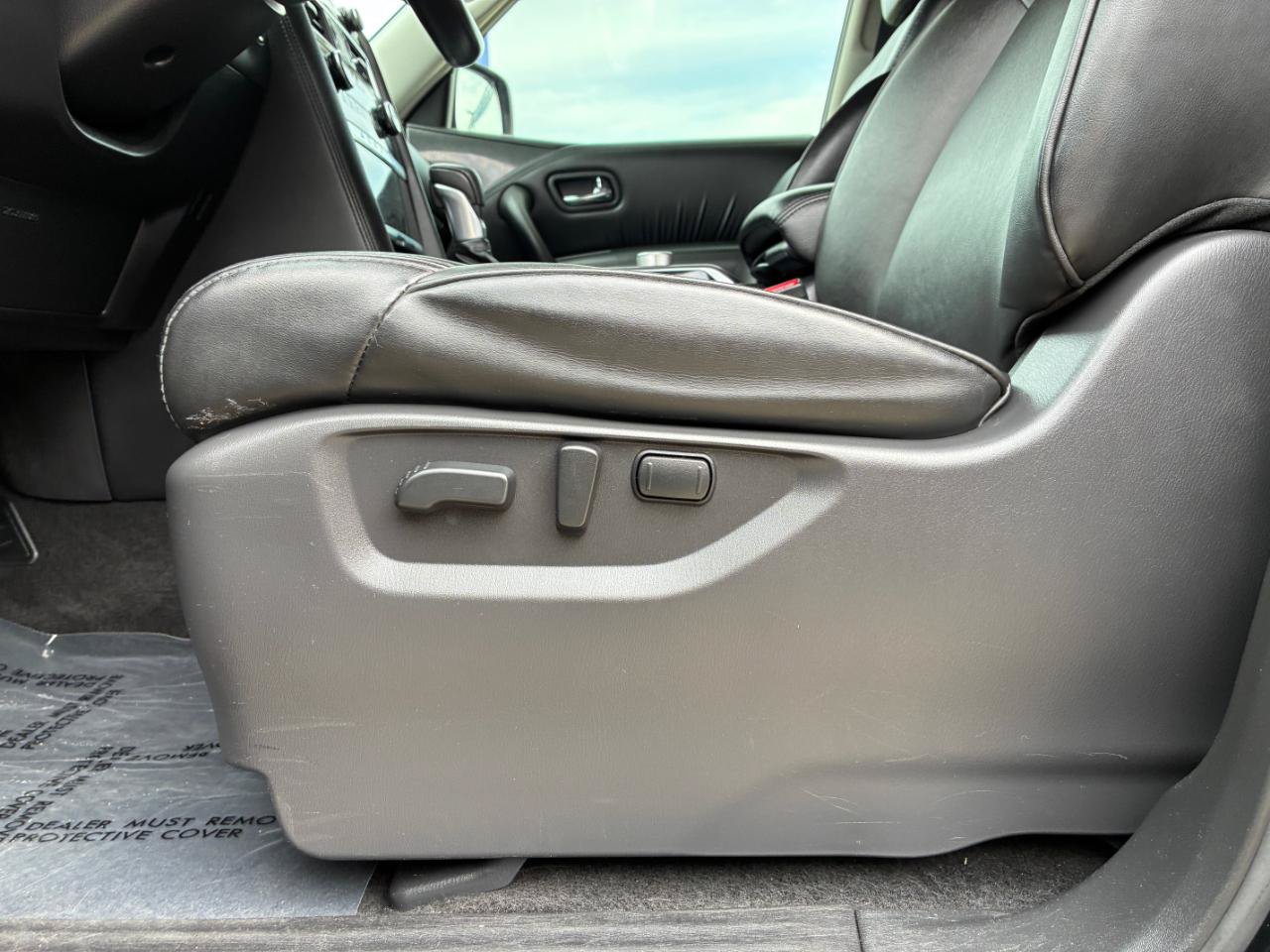 Used 2021 Nissan Armada SV w/ SV Appearance Package RWD image 14