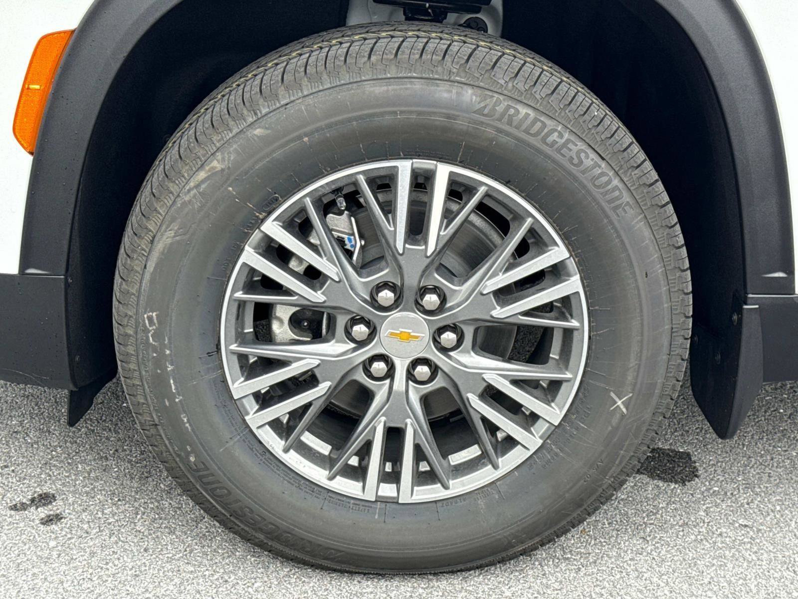 New 2025 Chevrolet Traverse LT w/ LPO, Floor Liner Package image 19