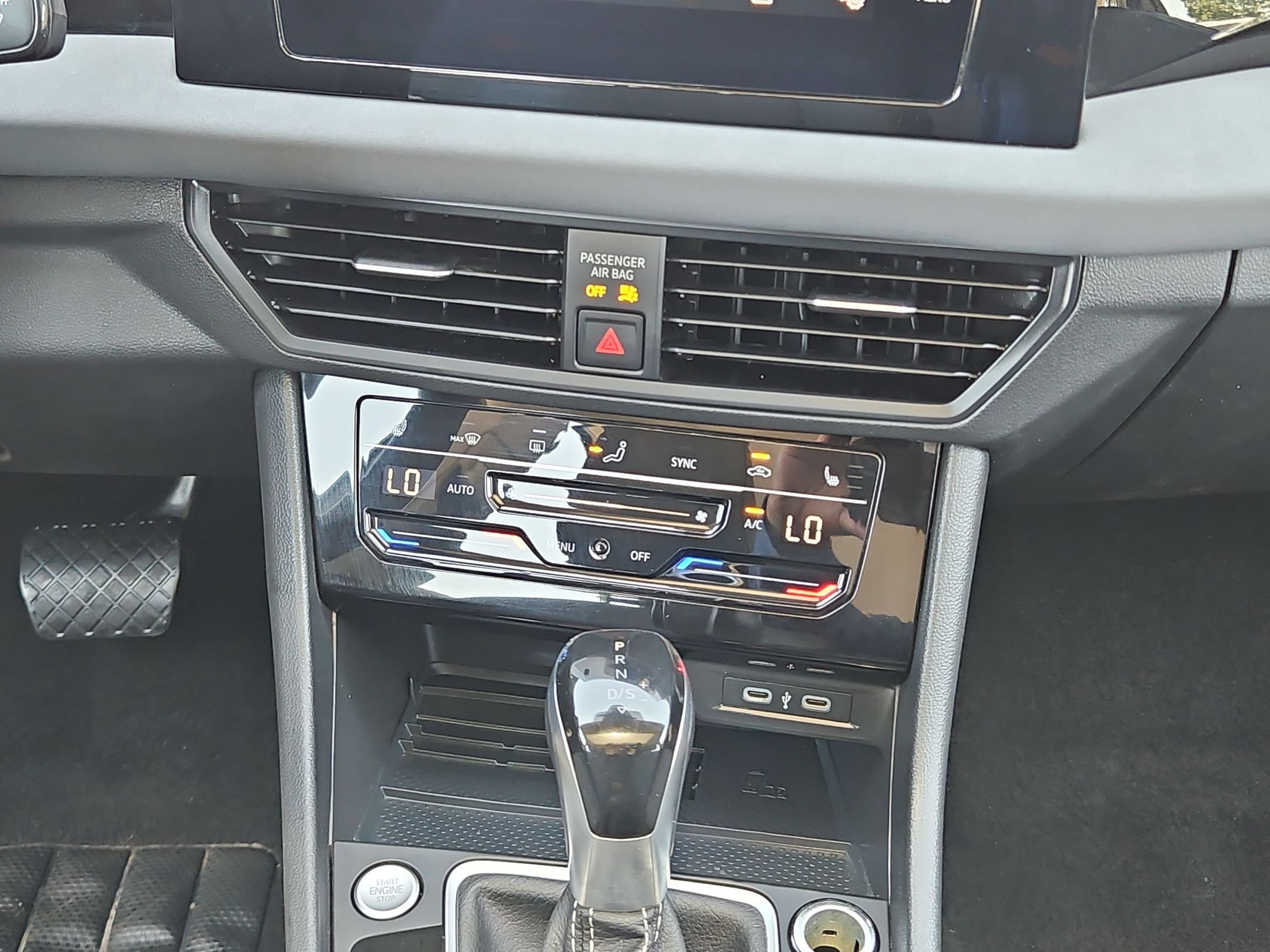 Used 2025 Volkswagen Jetta SE FWD image 18