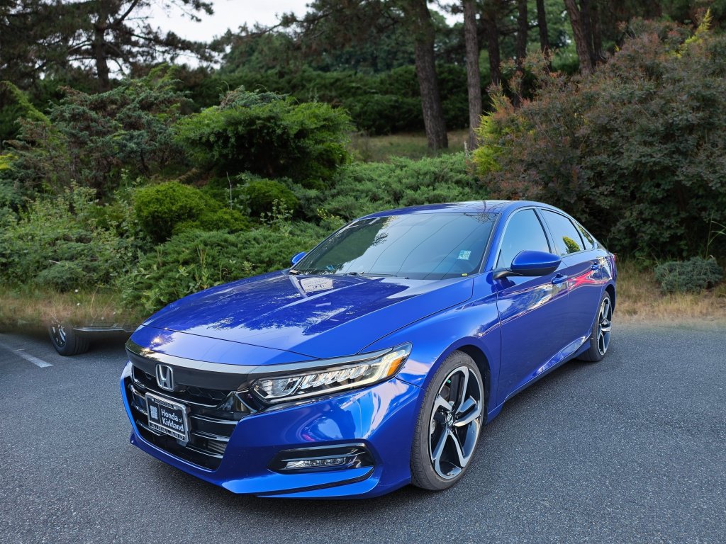 Used 2018 Honda Accord Sport image 3