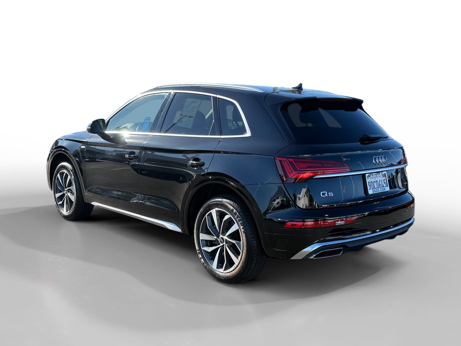 Used 2022 Audi Q5 2.0T Premium w/ Convenience Package image 3