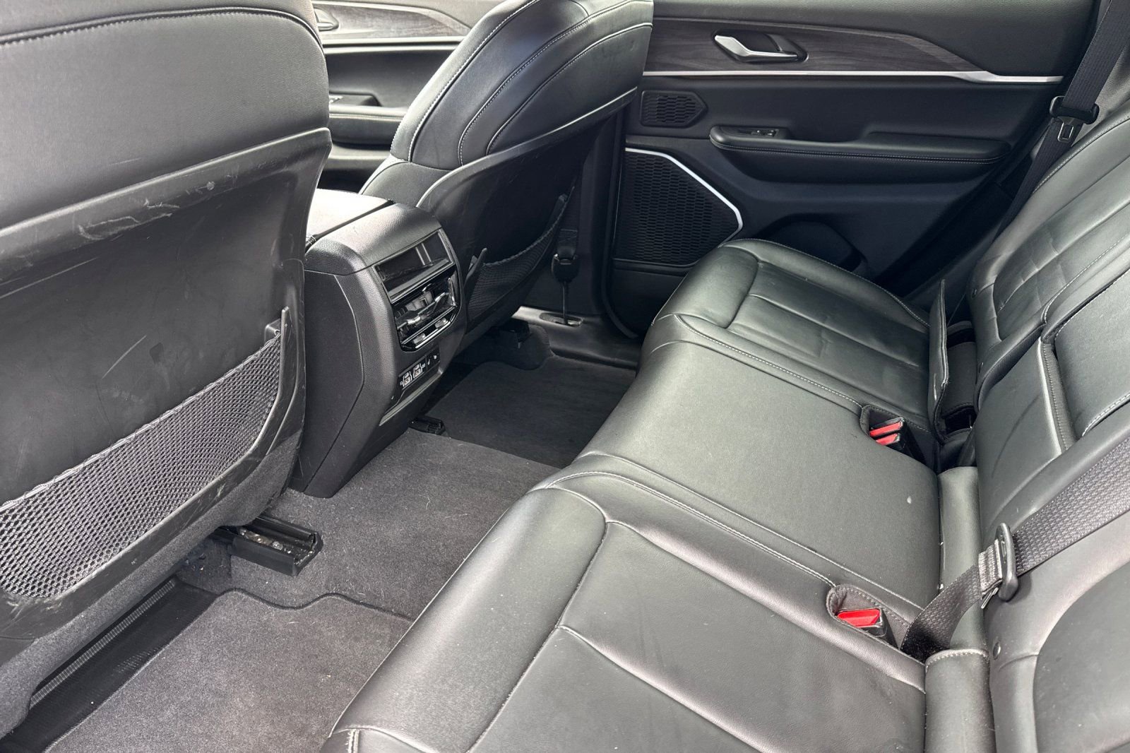 Used 2022 Jeep Grand Cherokee Limited image 15