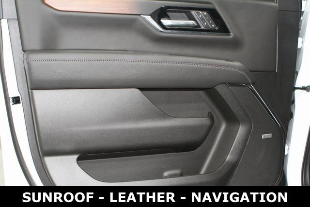 New 2025 GMC Yukon XL Denali w/ Sun & Power Step Package image 13