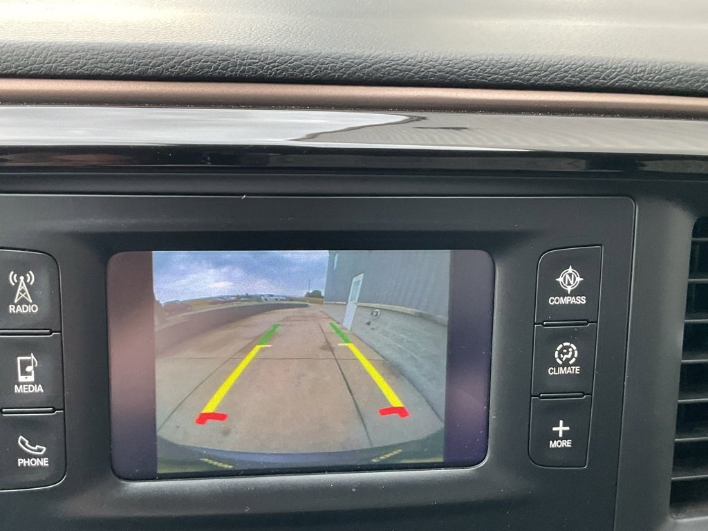 Used 2017 Chrysler Pacifica Touring-L image 20