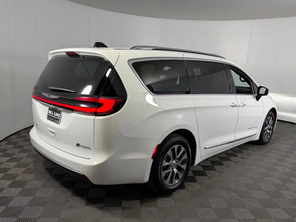 Used 2023 Chrysler Pacifica Pinnacle FWD image 15
