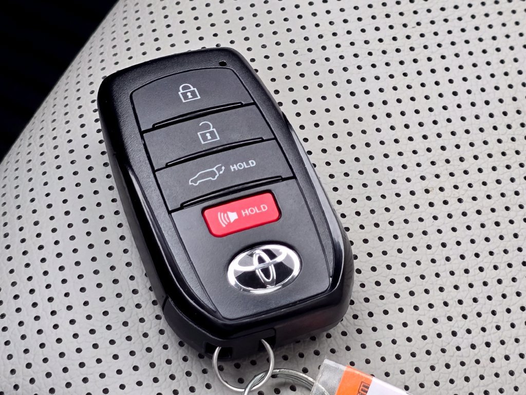 Used 2026 Toyota Grand Highlander AWD image 35