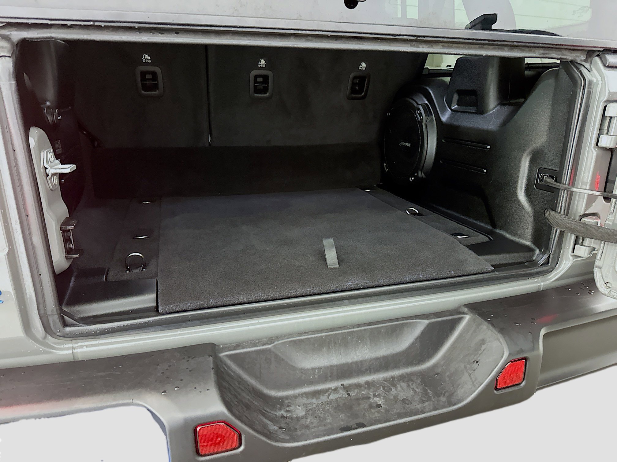 Used 2023 Jeep Wrangler Unlimited Rubicon 4xe w/ Cold Weather Group image 30