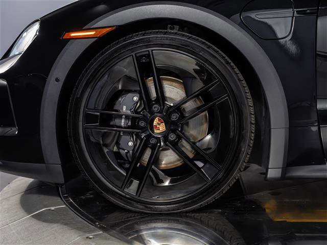 Used 2025 Porsche Taycan 4 Cross Turismo image 14