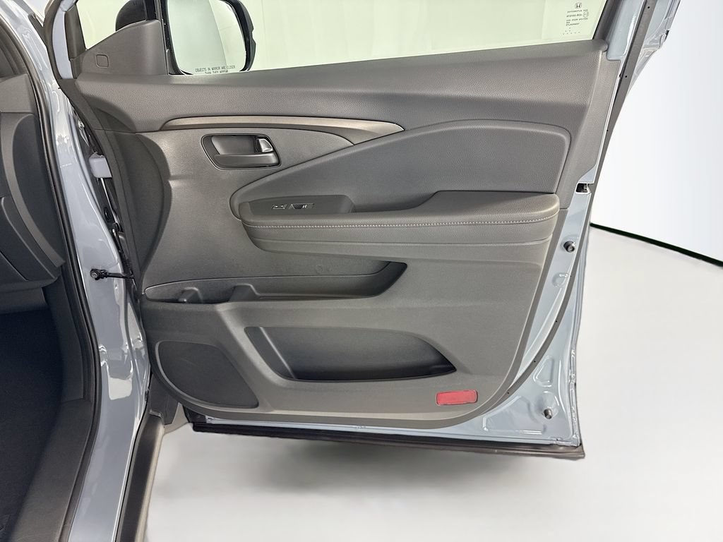 Certified 2025 Honda Ridgeline TrailSport image 25