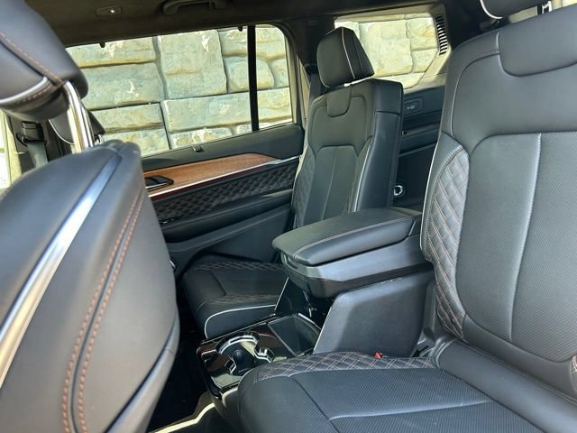 Used 2025 Jeep Grand Cherokee L Summit AWD/4WD image 9