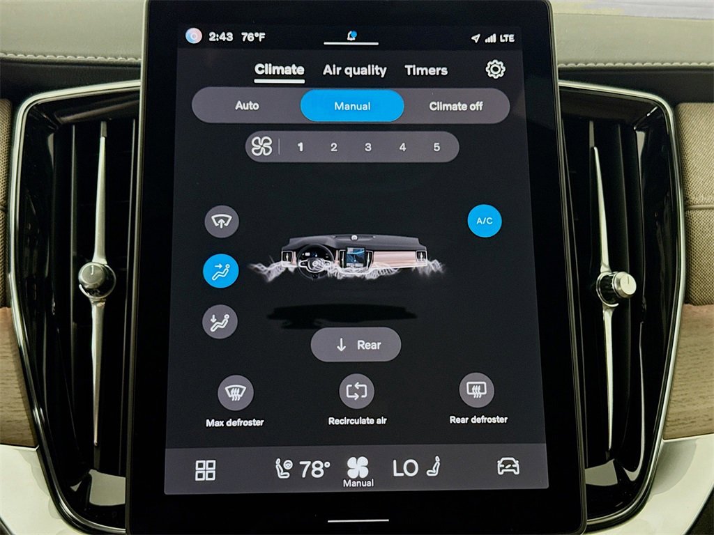 New 2025 Volvo XC90 B6 Plus w/ Protection Package Premier image 16