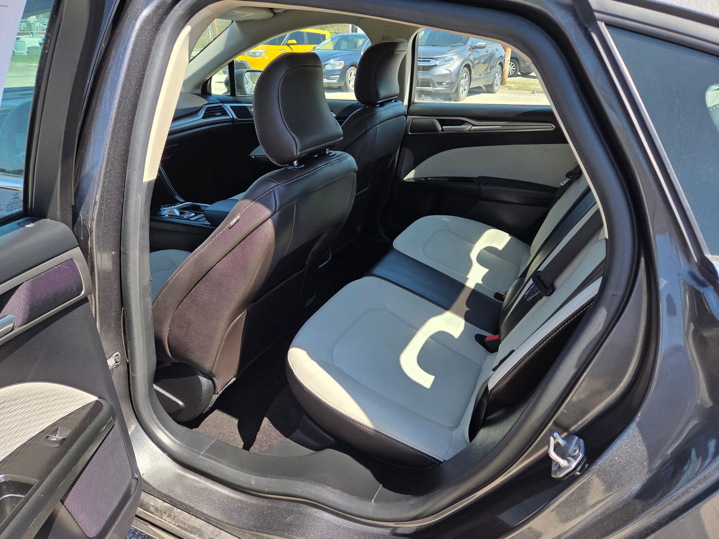 Used 2019 Ford Fusion SE w/ Equipment Group 151A image 13