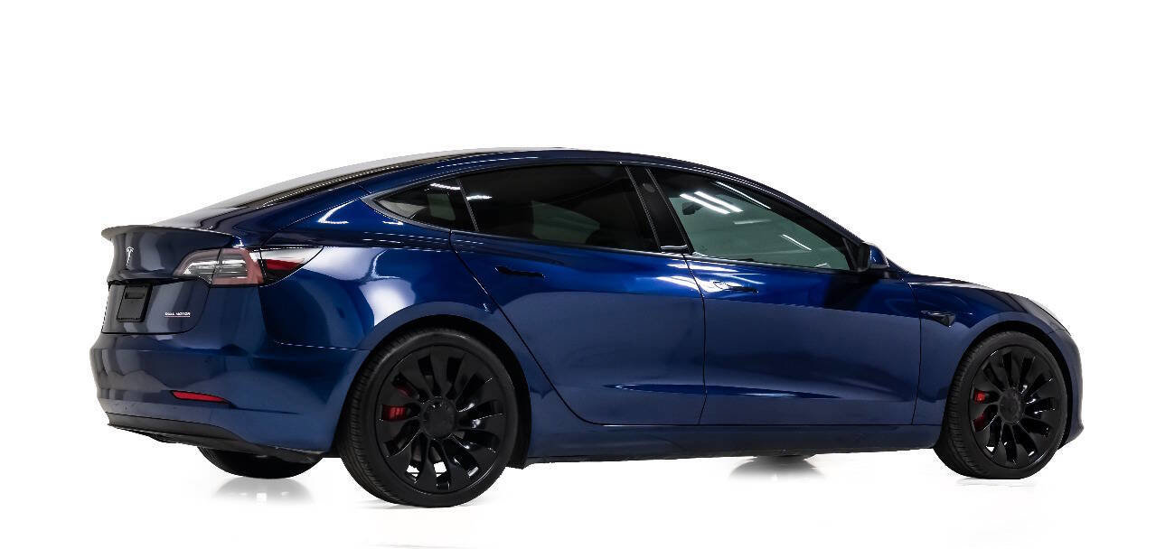 Used 2022 Tesla Model 3 Performance image 3