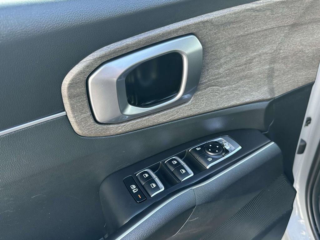 Used 2023 Kia Sorento X-Line EX image 19
