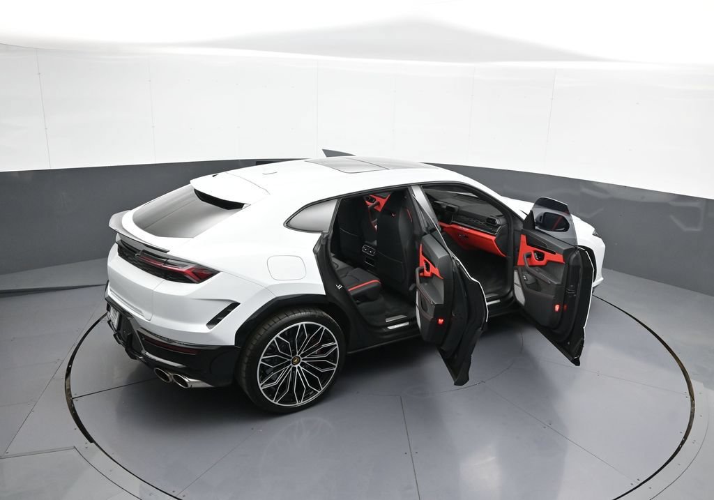 Used 2025 Lamborghini Urus SE AWD/4WD image 52