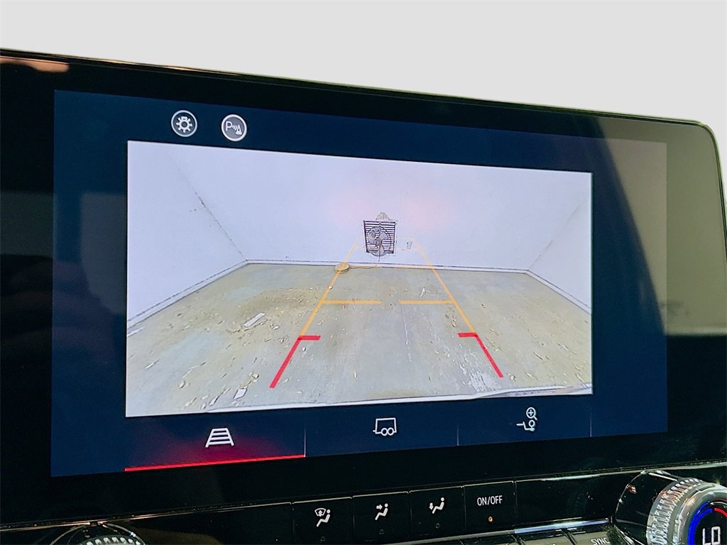 Used 2025 GMC Canyon Elevation w/ Convenience Package image 12