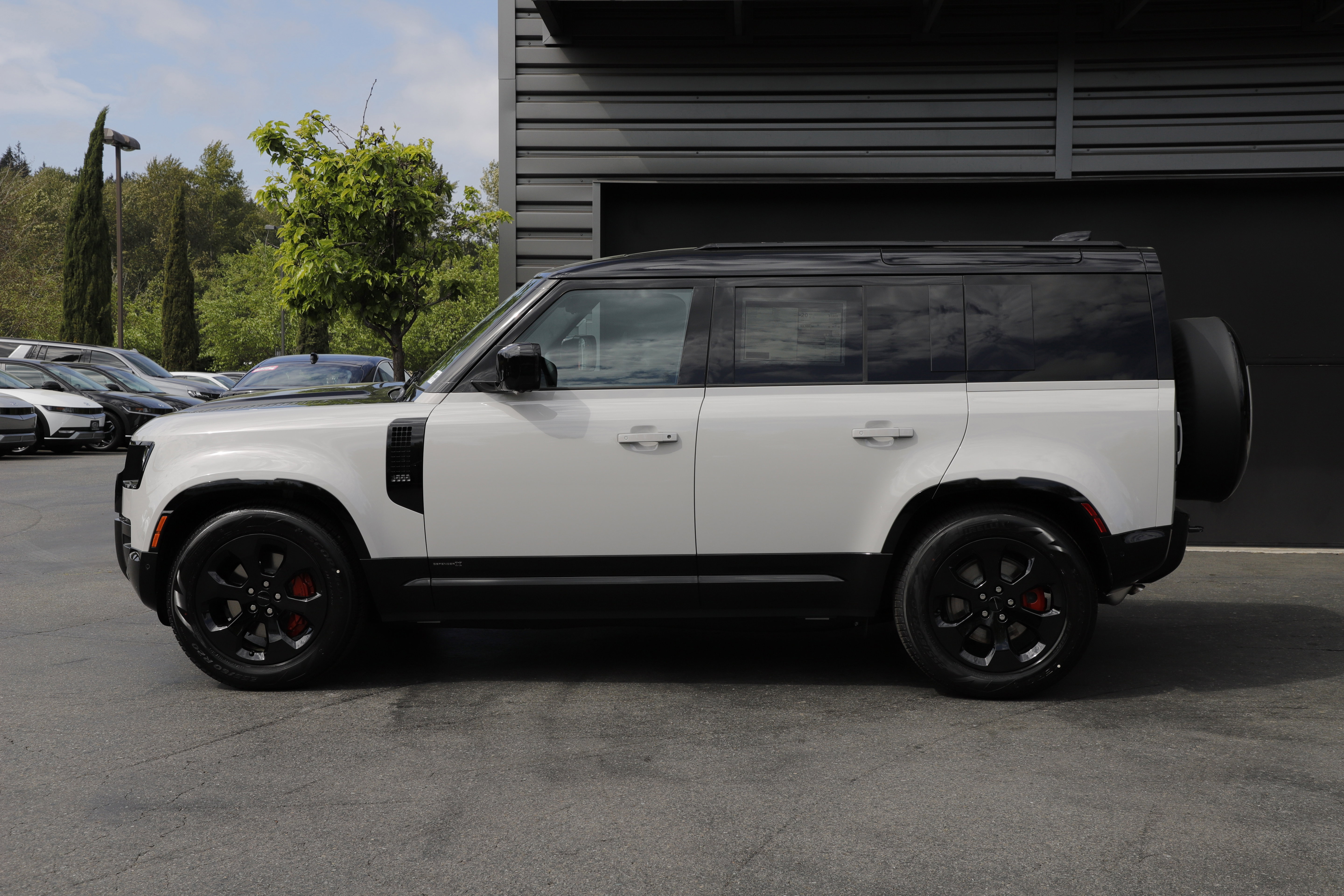 New 2026 Land Rover Defender 110 X AWD/4WD image 7