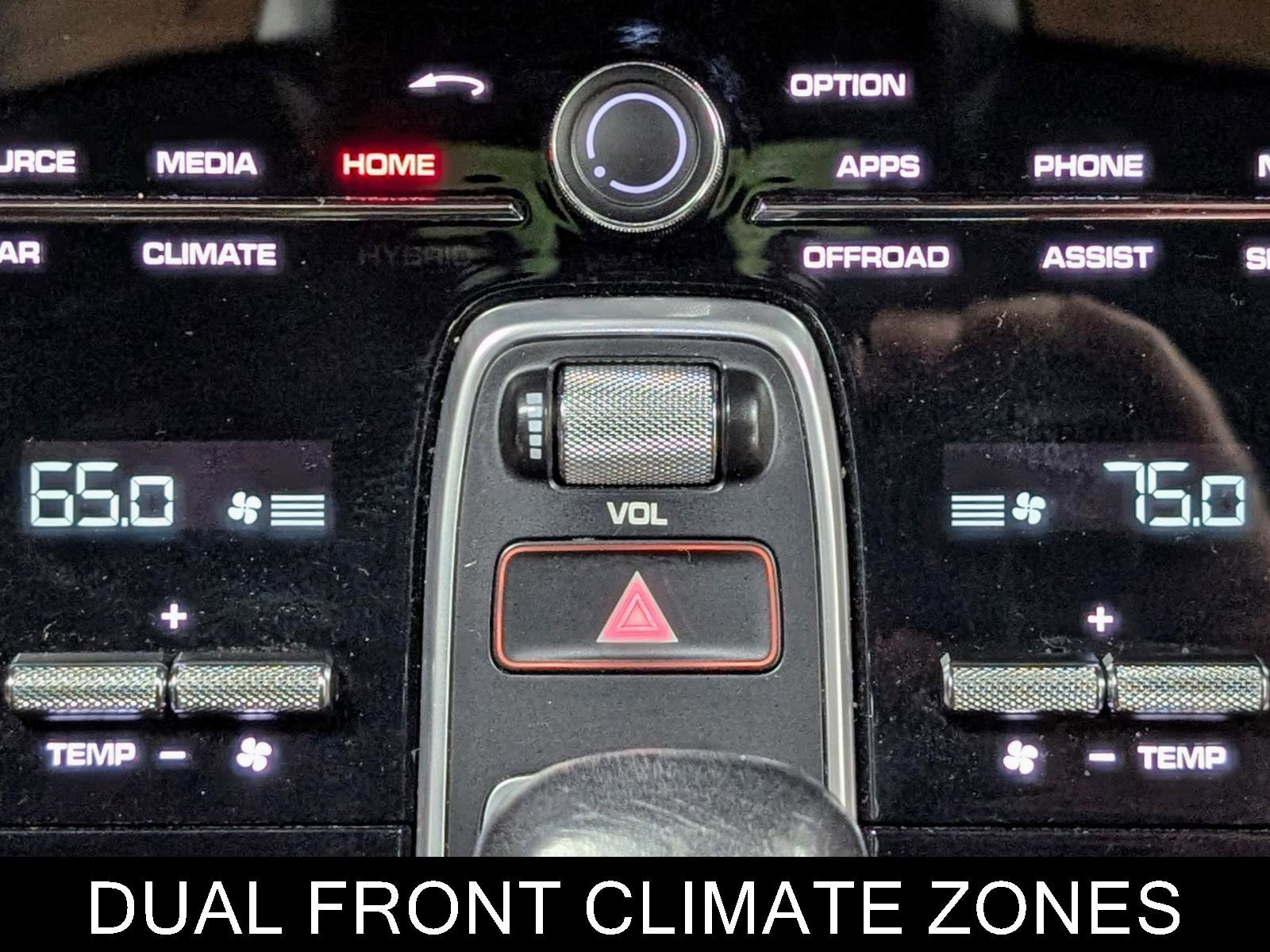 Used 2023 Porsche Cayenne Platinum Edition image 30