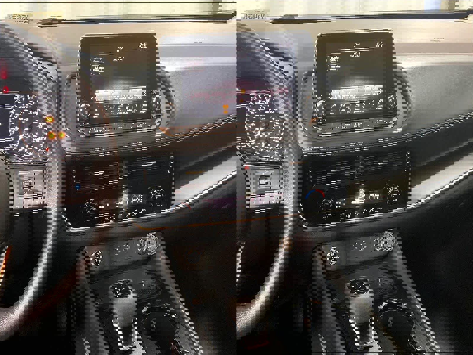 Used 2022 Nissan Rogue SV image 18