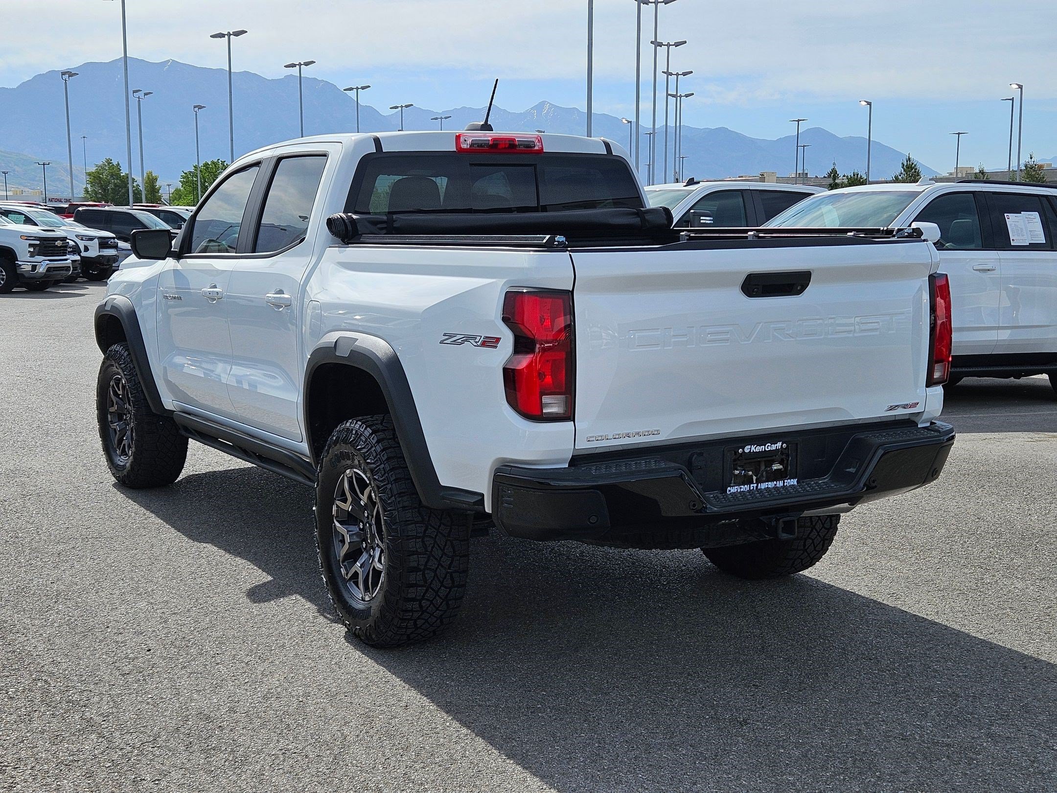 Used 2026 Chevrolet Colorado ZR2 w/ Technology Package AWD/4WD image 5