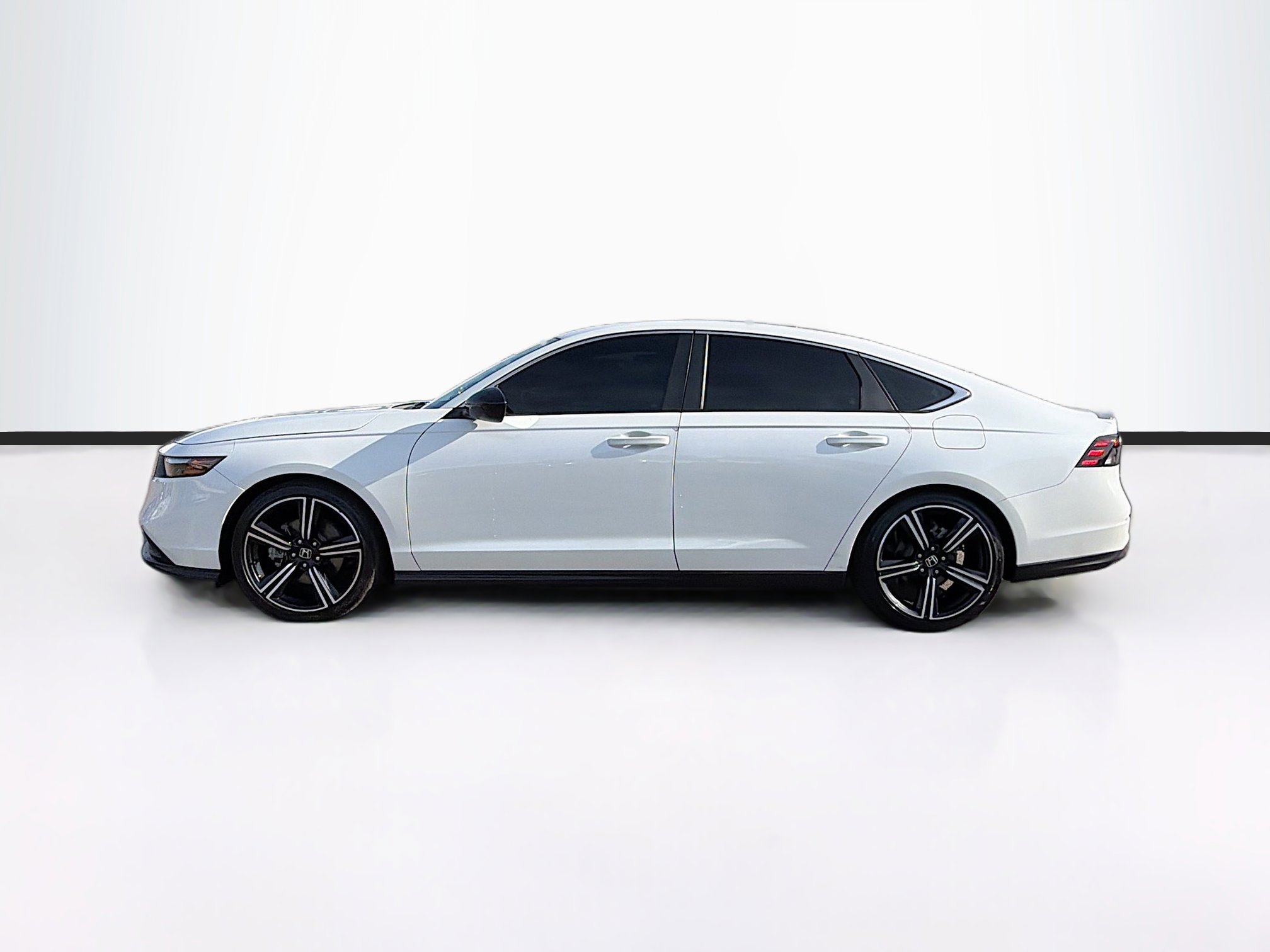 Used 2024 Honda Accord Sport image 6