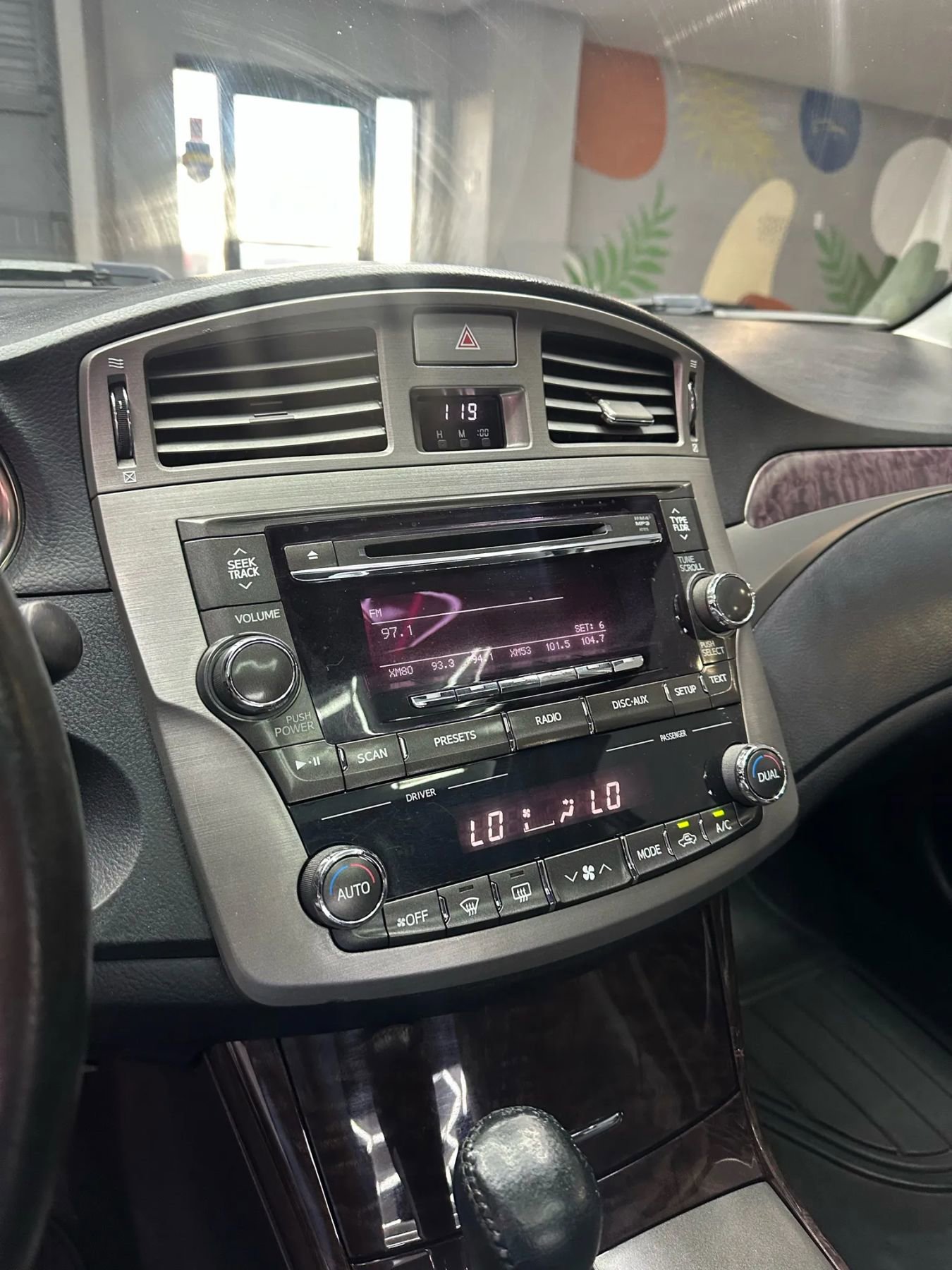 Used 2012 Toyota Avalon Limited image 16