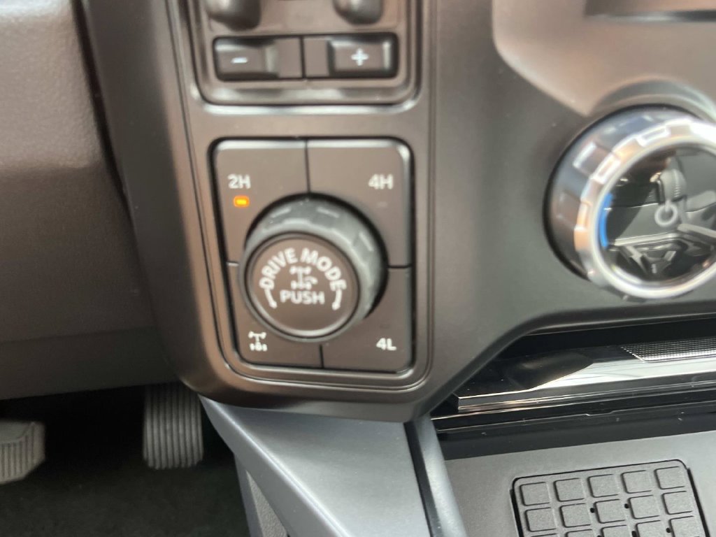 New 2027 Ford F250 Lariat w/ Tremor Off-Road Package AWD/4WD image 39
