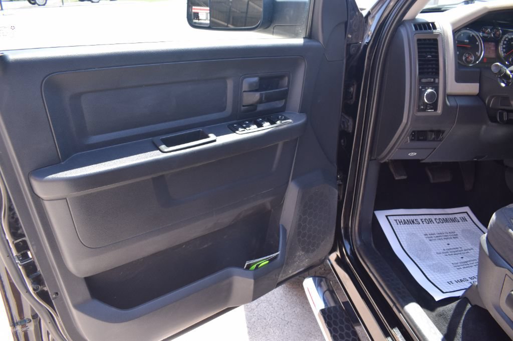 Used 2012 RAM 2500 ST w/ Chrome Appearance Group AWD/4WD image 9
