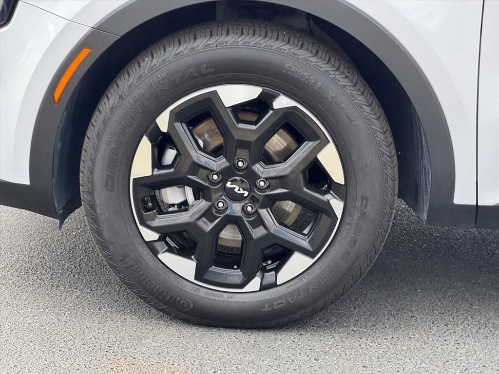 Certified 2025 Kia Sorento S w/ Panoramic Sunroof Package image 9