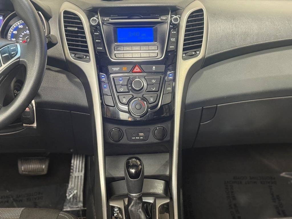 Used 2017 Hyundai Elantra GT FWD image 15