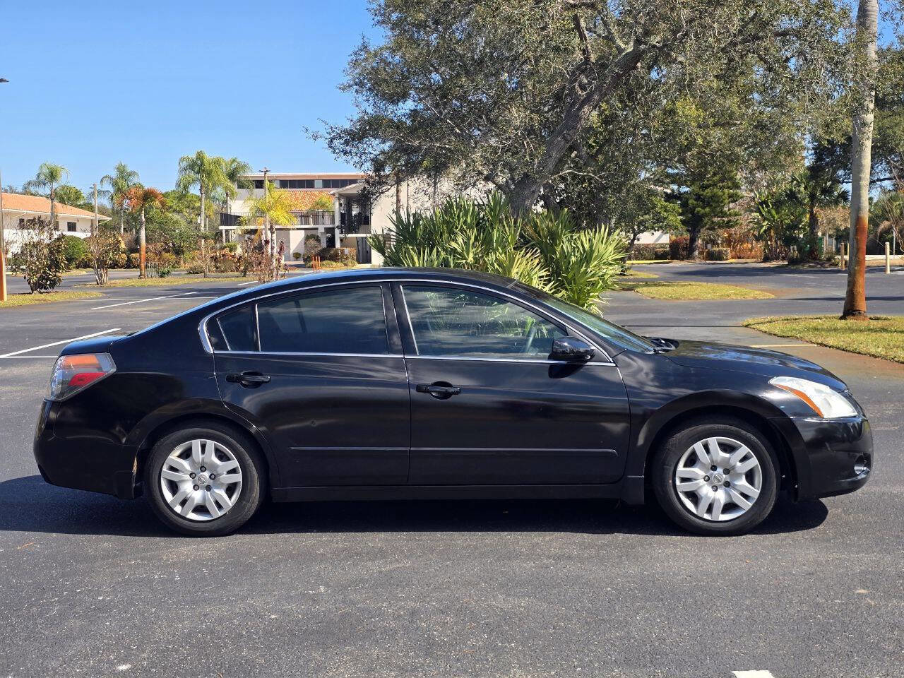 Used 2010 Nissan Altima 2.5 S image 9