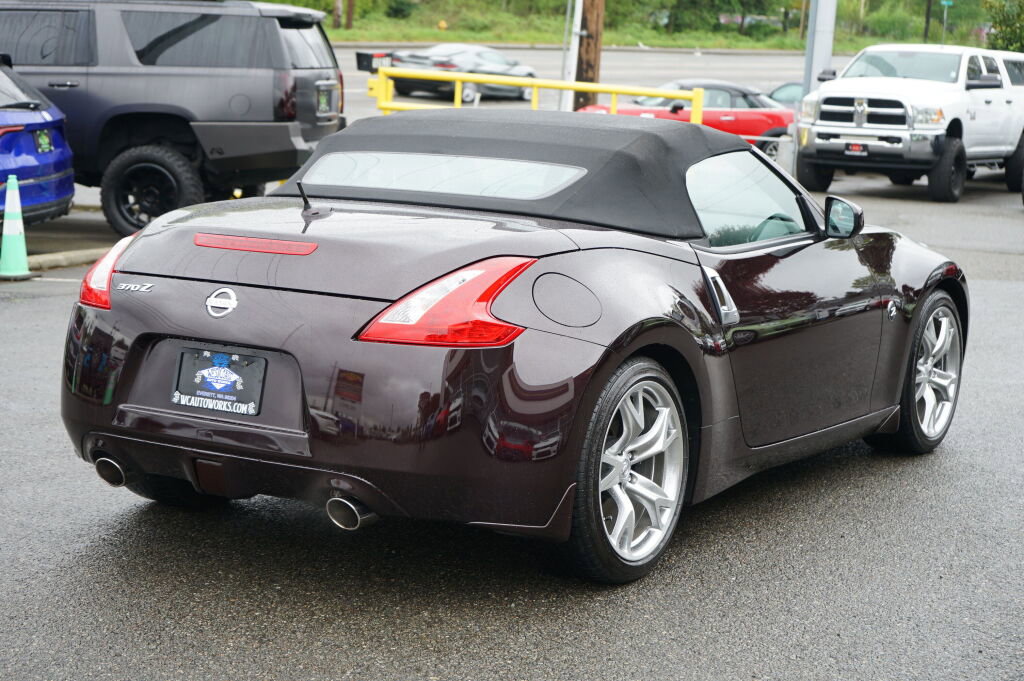 Used 2010 Nissan 370Z Touring w/ Sport Pkg RWD image 5