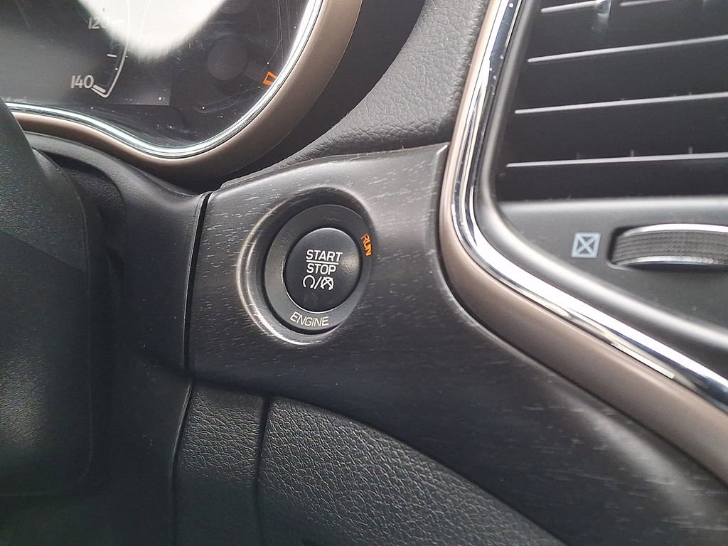 Used 2015 Jeep Grand Cherokee Laredo w/ Quick Order Package 23E image 22