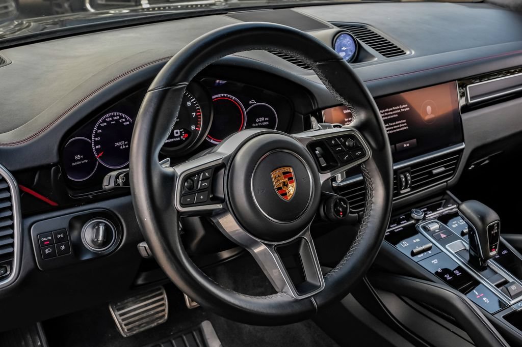 Used 2022 Porsche Cayenne GTS AWD/4WD image 13