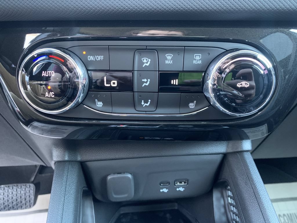 New 2025 Chevrolet TrailBlazer LT w/ Convenience Package FWD image 19