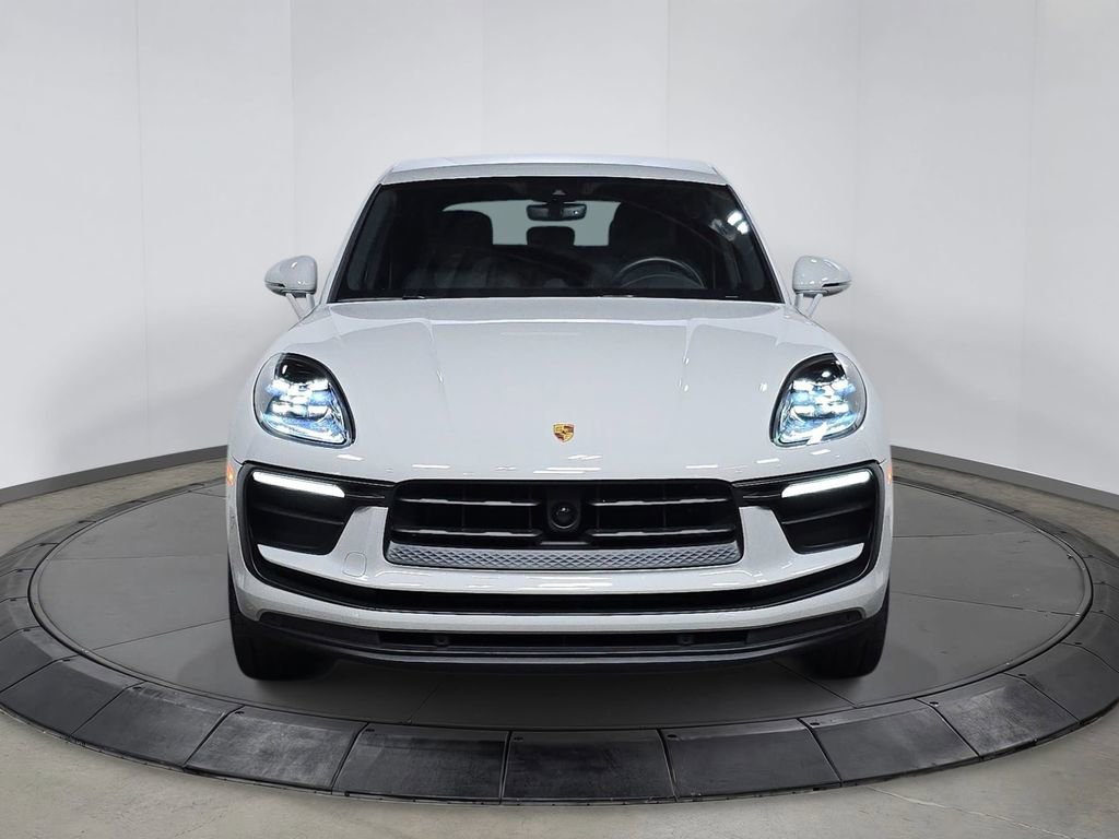 Certified 2026 Porsche Macan AWD/4WD image 10