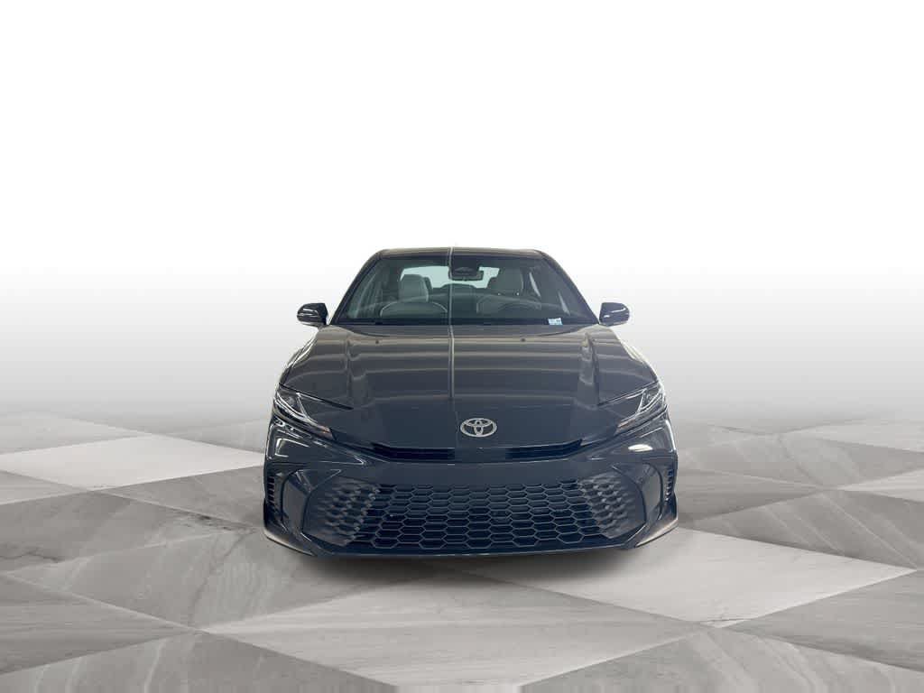 Used 2025 Toyota Camry SE FWD image 3