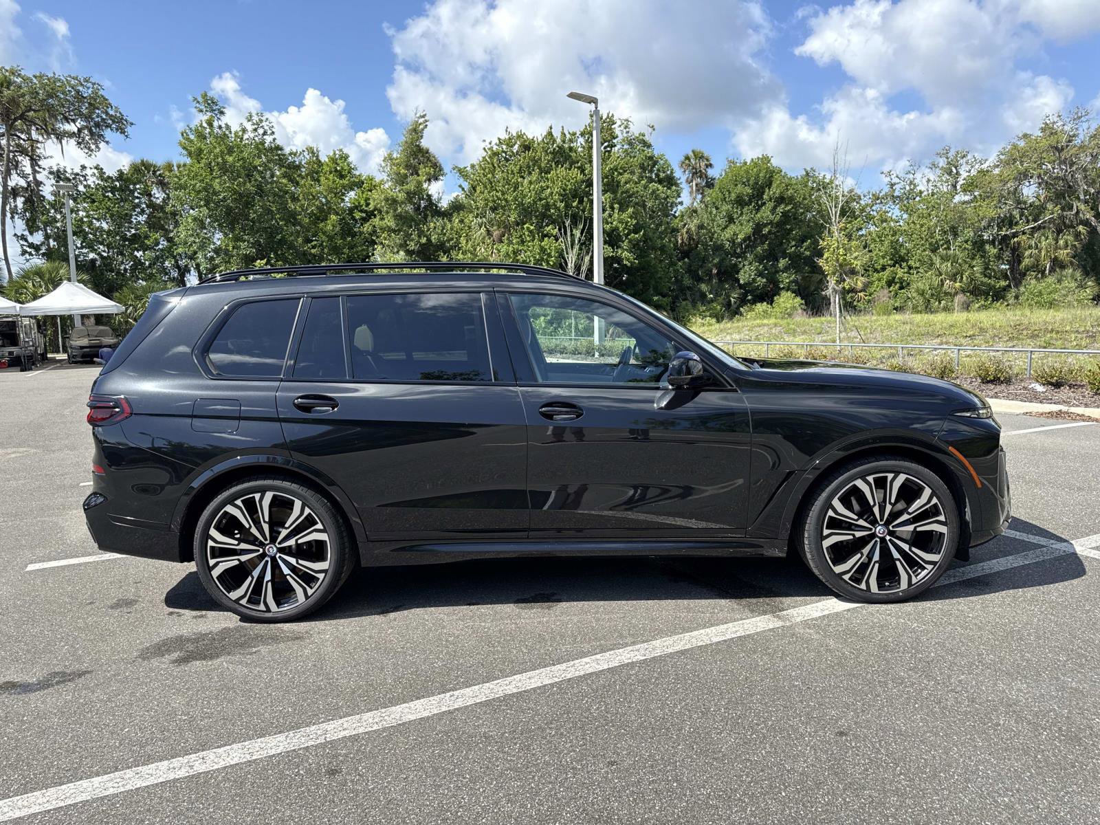 Used 2023 BMW X7 M60i w/ Executive Package AWD/4WD image 2