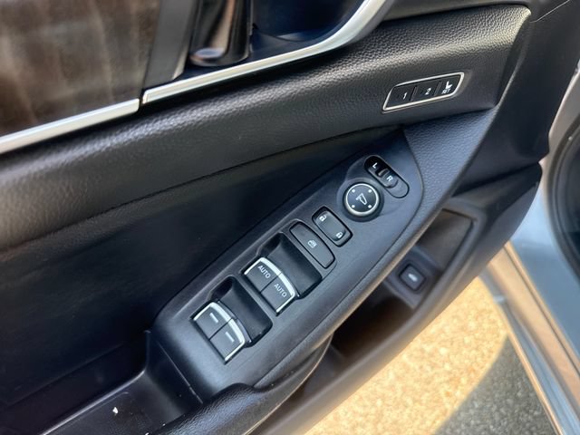 Used 2018 Honda Accord EX-L image 10